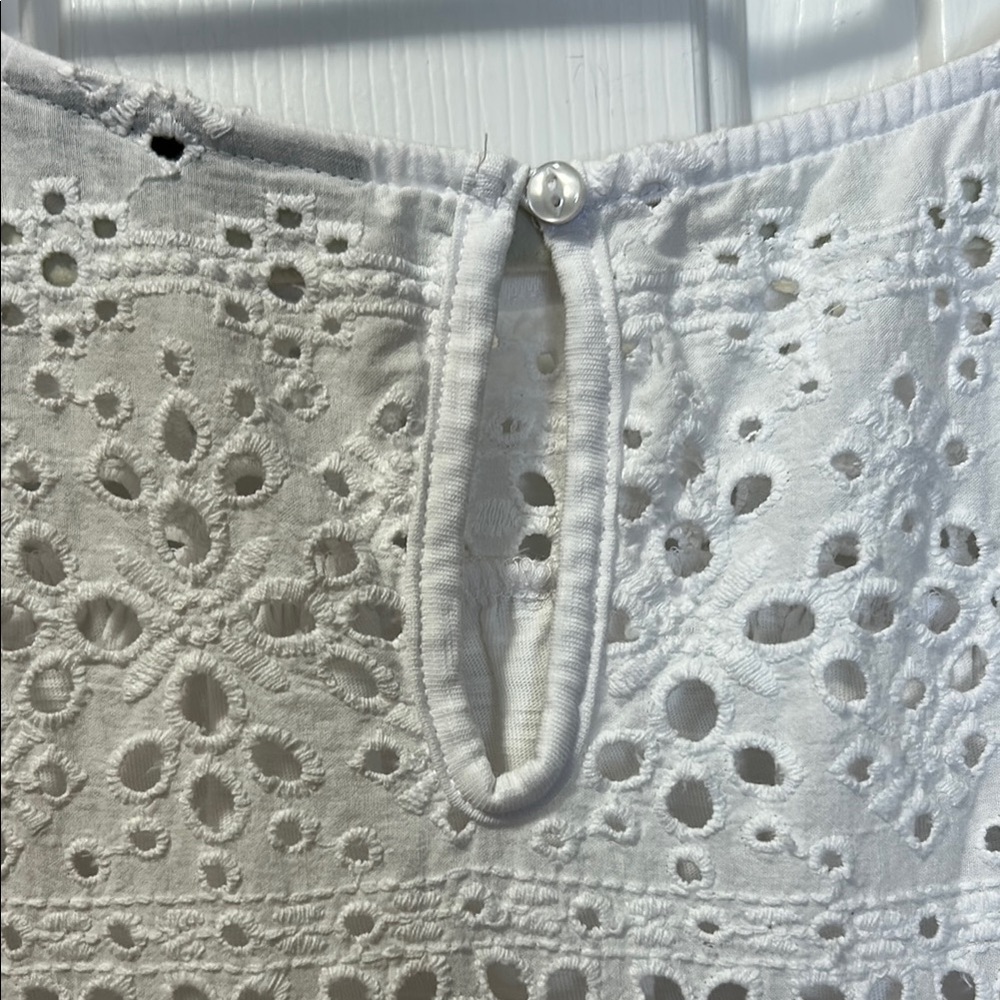Lane Bryant White Relaxed Eyelet Lace Collar Blouse EUC 26/28 - Picture 6 of 7